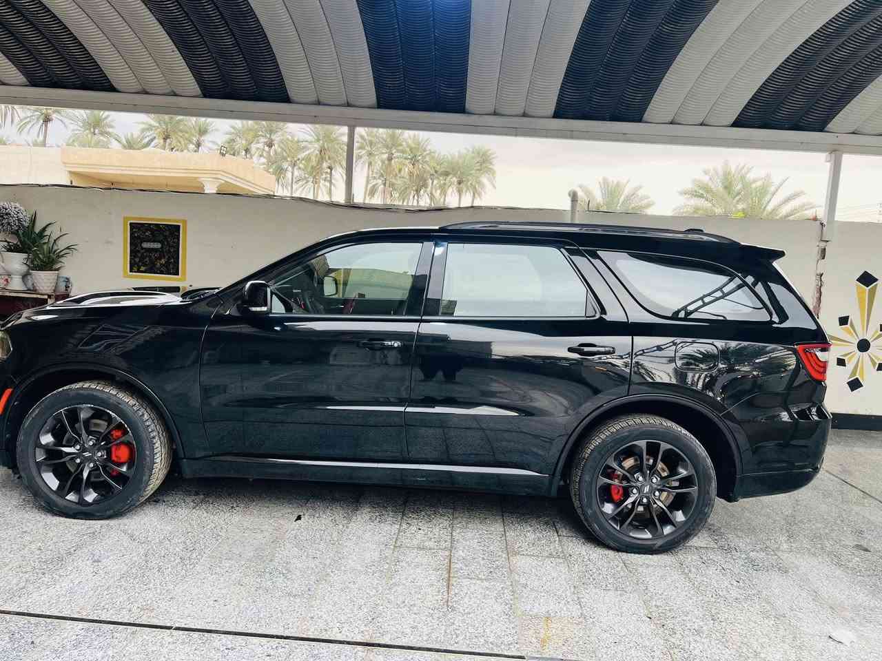 السلام عليكم ورحمة الله وبركاته..
________________________
✅اسم السيارة : دوج دورنكو 
✅الموديل : 2021  
✅رقم السيارة :بغداد 
✅الضرر : جاملغ وربع البنيد 
🇱🇷الفئه GT
___
🔻1-حجم المحرك  6 سلندر 3600
🔻2-ويل كب حجم 20 
🔻3-بصمة ابواب و بصمة تشغيل و 🔻تشغيل عن بعد   
🔻4-لايتات زينون اصل  
🔻لد لايت متغير الوان
🔻5-حساس خلفي اصل   
🔻6-كشافات دعامية زينون
🔻7-رادار جانبي
🔻8-غرفة السيارة جلد 
🔻9-تحكم كهربائي متكامل لمقعد السائق  
🔻10-شاشة كبيرة الحجم 
🔻11-كامرة خلفية 
وباقي المواصفات المعروفة 

✅السعر257 وبيها مجال 
***********📍مكان سياره بابل المسيب قرب مرقد أولاد مسلم
