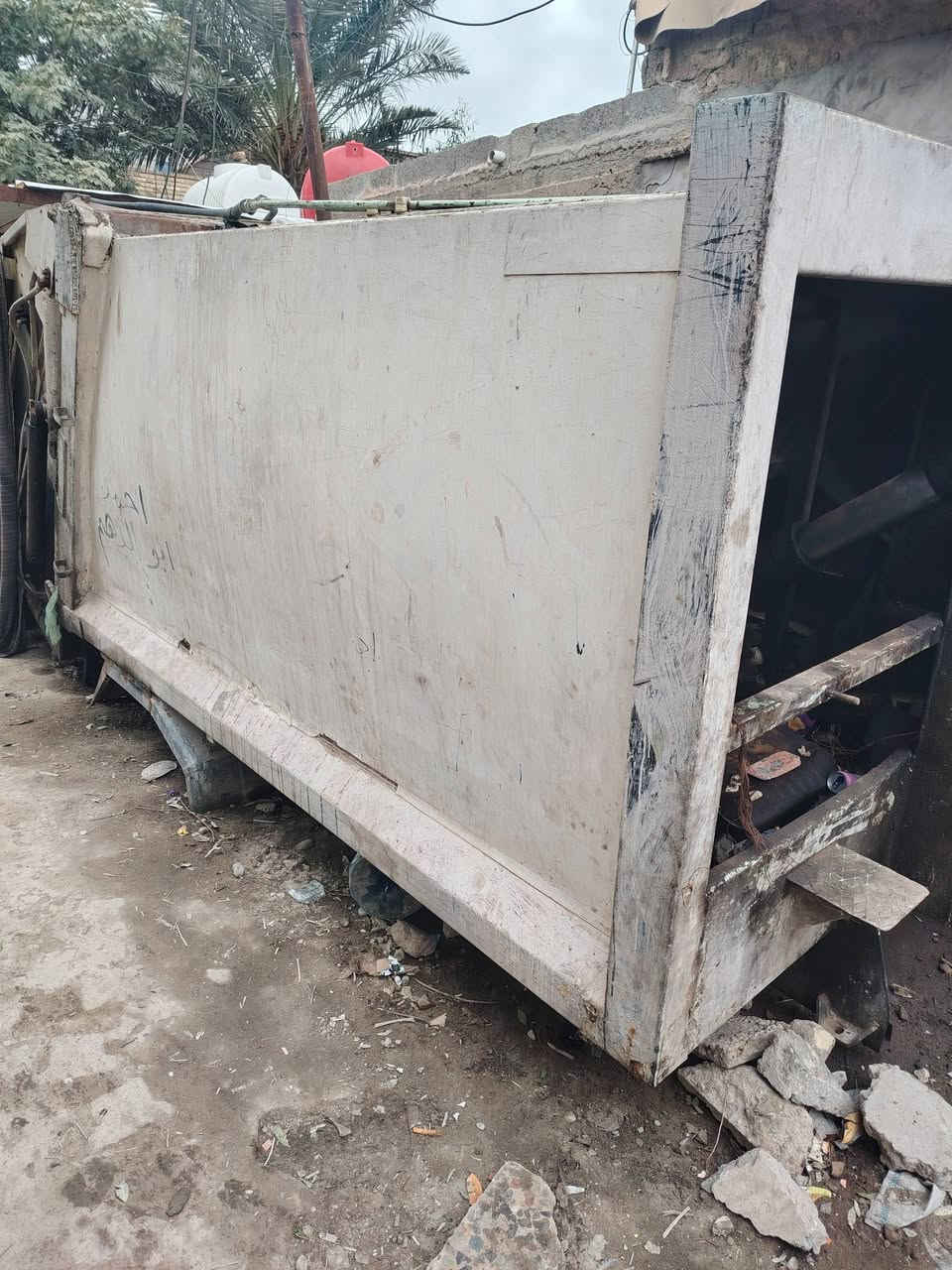 السلام عليكم من رخصة الادمن كبسة للبيع السعر ٢٢ورقه وبيهة مجال المكان الكاظميه جكوك شارع حسينية قمر بني هاشم للاستفسار الاتصال على الرقم ***********
