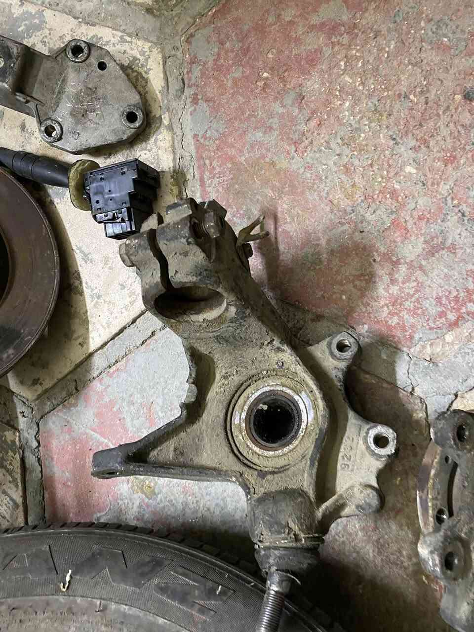 غراض سمند للبيع المكان نجف لاستفسار اتصل عل رقم ***********
عربانه خلفيه جديده 
ضفيره سمند كامله 
مشط استرين 
كشنات خلفيه
دشبول خلفي 
فرس 
اذراع استيرن
اسطاب اكسن يمنه يسره
افلنجات اماميه
طبلات مالت مقدم 
فريز تبريد كامل هوه والقاعده والفان كامل
