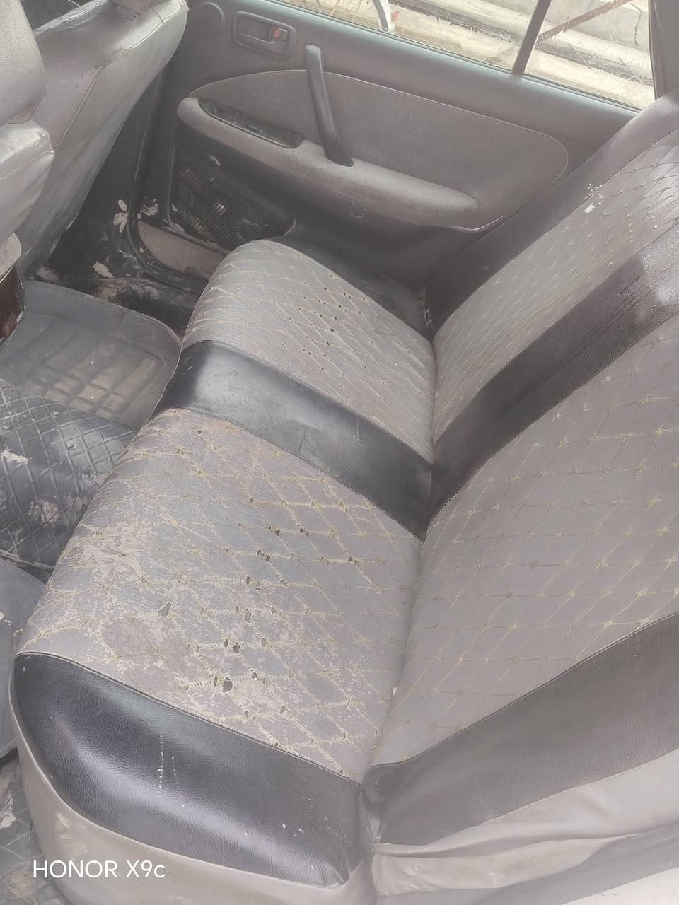 سلام عليكم راس الثور ايسر بلاد مكفوله م̷ـــِْن الكصه والنقل رقم بغداد مكينه وكير  ثنين ونص نضيفه سنويه منتهي بل 20
السعر 33 وبيه مجال لشراي 
***********
