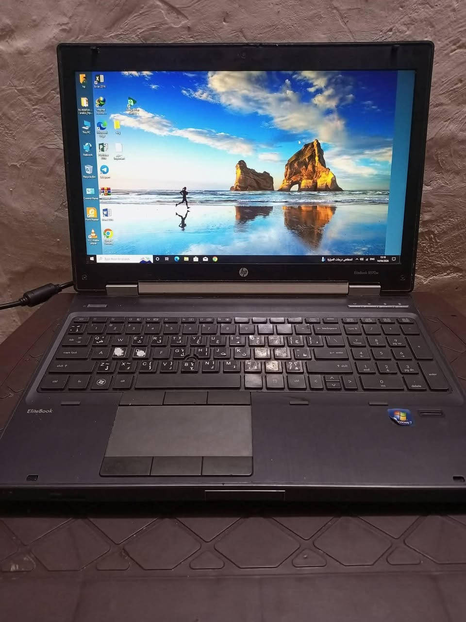 لابتوب عملاق العمل الشاق HP EliteBook 8560w Workstation نظافة ممتازة 
​💻 المواصفات:
​المعالج: Core i7-2720QM (رباعي النواة أداء قوي بالفحص).
​كارت الشاشة (خارجي) : Nvidia Quadro 1000M 2GB مستقر وبحالة Perfect.
​الرام: 8GB DDR3.
​الهارد: SSD 256GB سريع جداً.
​الشاشة: 15.6 بوصة Full HD نظيفة.
​الملحقات: شاحن أصلي عملاق 230 واط.
​⚠️ ملاحظة للأمانة: البطارية منتهية وتطلب تبديل (يعمل مباشرة على الشاحن وبأقوى أداء). يظهر كسر بسيط في زاوية واحدة من غطاء الظهر السعر200
***********

