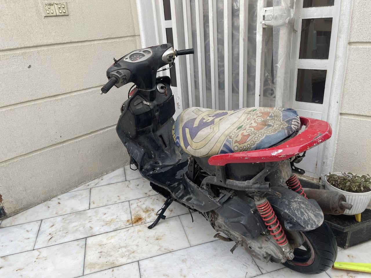 للبيع سعر ١٥٠ الف 
مكاني بلديات 
***********
