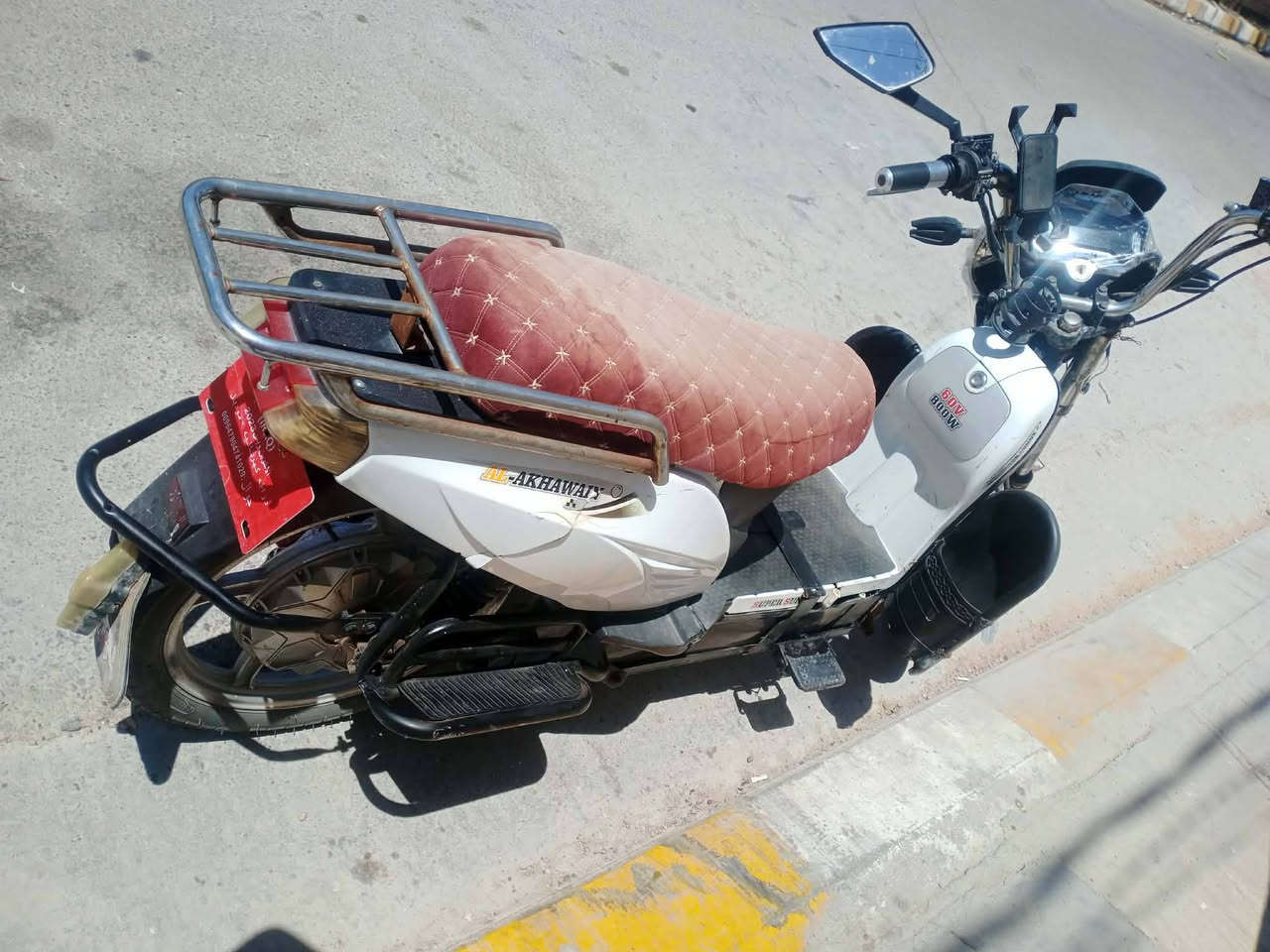 ✔️ بطاريات نص عمر
✔️ لايت أمامي شغال
✔️ هورن شغال
✔️ شاحنه صليه
✔️شرط لفحص 
✔️ بريكات شغالة
✨ ***********

 مكاني شهداء 
💰 السعر: 225 وبي مجال
