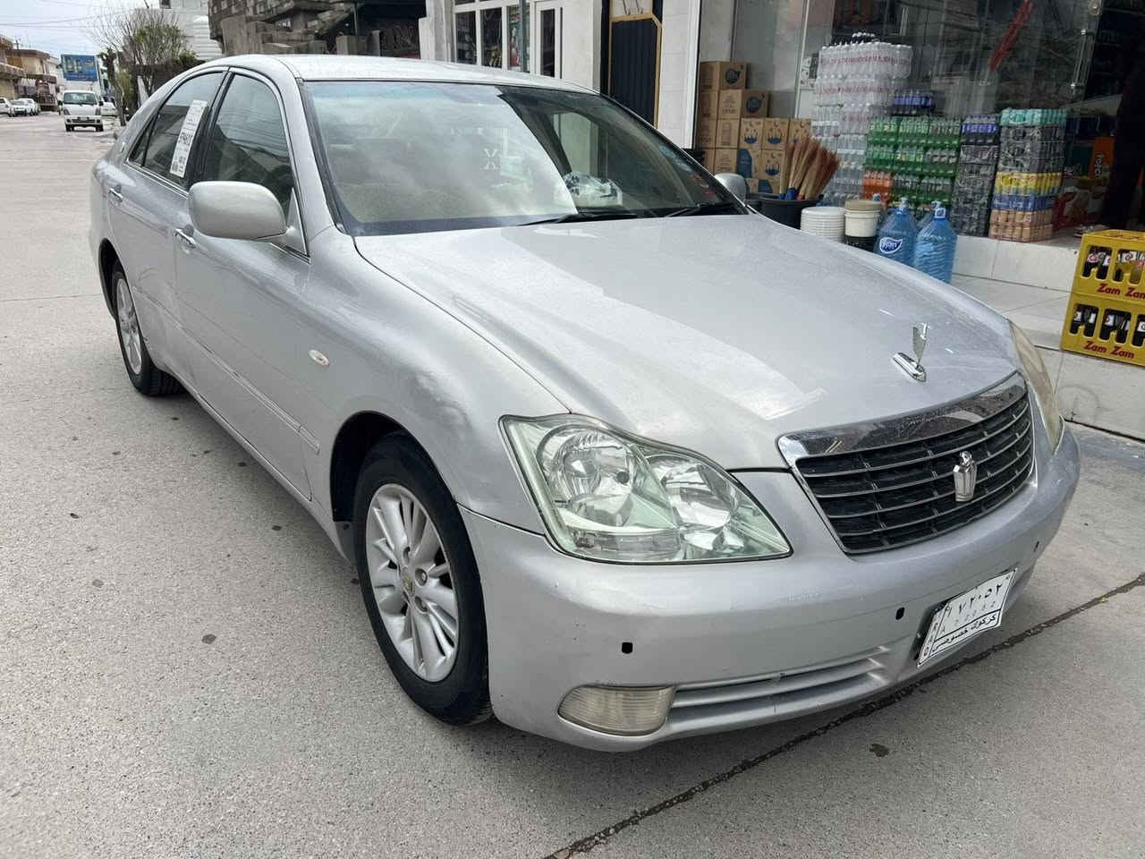 شاهینە بڕاوە 2005 ناوزەرد 182 بەحری 3 دوگمەی پەردە سارد گەرم مەزبوت 
جامی هەڵگیراوە بێ شکاوی و درز 
شوێن موسی تازە بۆیاخ کراوەتەوە 
کامل تایەکانی تازەن سەقفی زۆر جوان 
تەقەو ڕەقەی نیە بێچرکە 
لەمسی شاشەی مەزبوتە 
سەقفو حیزام بەشەرتە شانسی و کەڤەر بەشەرت 
گۆڕینەوەش ئەکەم بە شاهینەو مەلیکە بڕاوە 
لە سەیدسادقە 
0750 129 21 52 وەتس ئەپ و ڤایبەری لەسەرە
