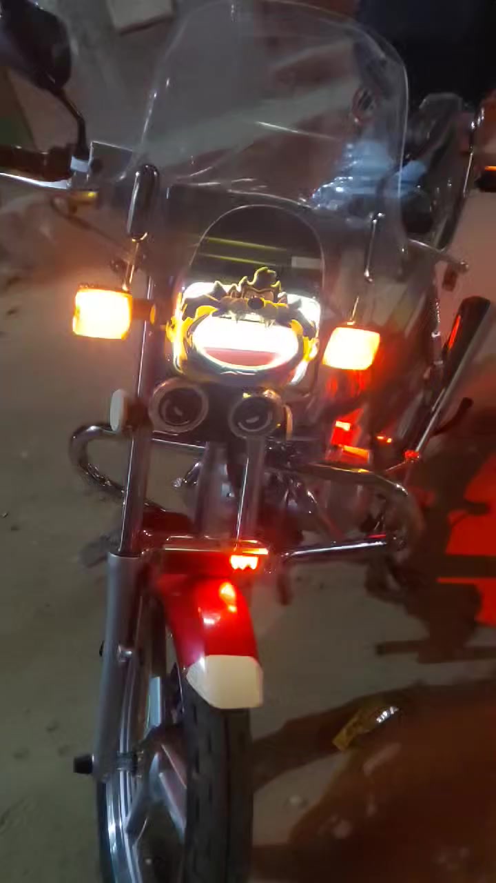 مكنه هوجن hj 
الشاسيه البومبيه 
مديل ٢٠٢٦ 
مترخصه ٣ سنين فات منهم ٥ شهور 
ماشيه ٤٥٠٠ كيلو شرعي قابل لزياده البسيطه 
المكنه فيها ٥ جريات 
وصندوق كواي الاصلي 
واسكرينه اماميه شفافه 
وتنان وجهاز انتظار وصله شاحن و كف مضي 
المكنه مفهاش الهو و المعاينه خير دليل 
مطلوب ٤٠٠٠٠ الف زي ما هي كدا مش هشيل منها حاجه
ولو عيزها من غير الفنش هبيع علي ٣٨


**إذا كنت صاحب هذا الإعلان وتريد حذفه لأي سبب، رجاءا أرسل رسالة إلى الدعم الفني**