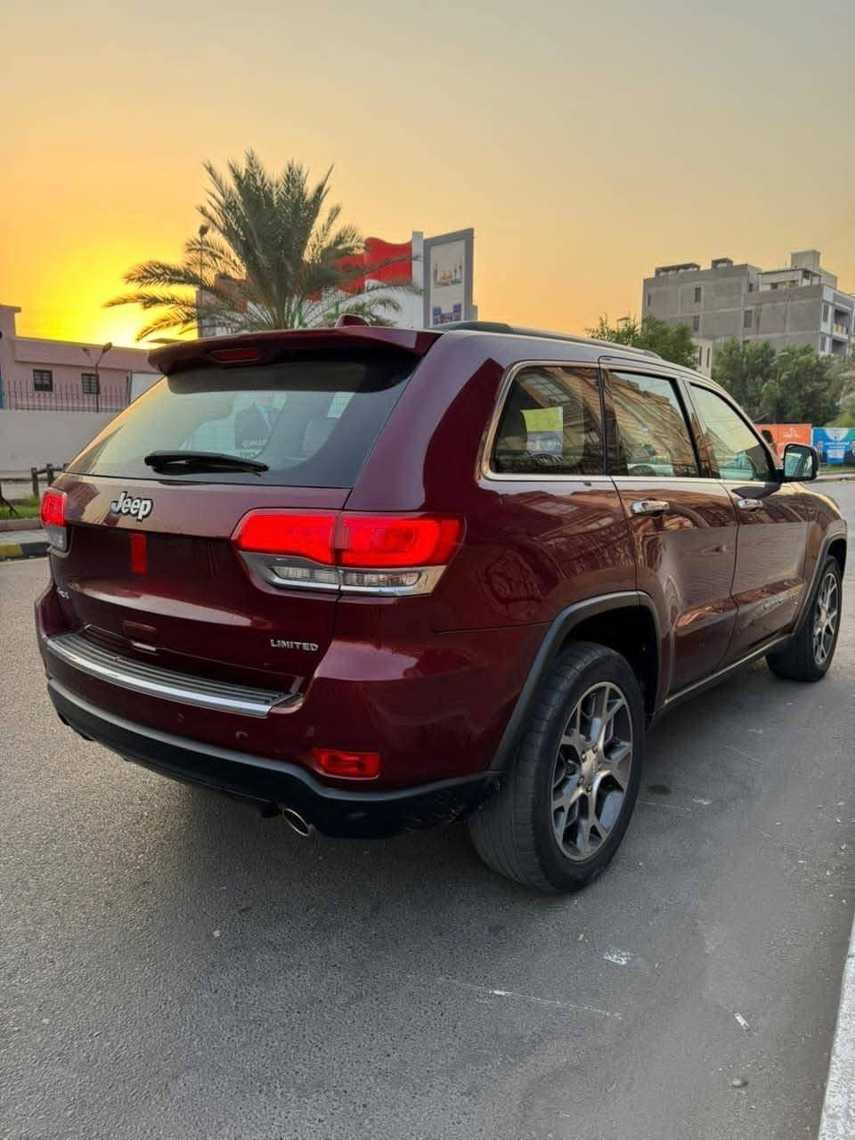 جيب  خليجي 2019 لمتدد

المحرك : V6.  3.6L 
* دفع رباعي 4x4 . 
* داخل بيجي .
* كشنات جلد  . 
* دمام .
* المقاعد كهربائية .
* ذاكرة لحفظ وضعيات الجلوس . 
*  المقاعد الأمامية تبريد وتدفئة . 
* المقاعد الخلفية تدفئة . 
* رادار نقطة عمياء .
* ويل كروم  20 انج .
* ستيرن كهرباء تدفئة .
* بانوراما .
* شاشة كبيرة مع نفكيشن GPS . 
* مصابيح امامية زنون مع لد نهاري .
* بروجكتر زنون . 
* تشغيل عن بعد .
* صندوق كهرباء .
* حساسات أمامية وخلفية. 
* كاميرا خلفية .
* زراك لايت .
* مرايه وسطيةاوتو دم . 
* مرايا جانبية قابلة للطي . 
* محدد سرعة . 
* ⁠* نظام اقتصاد الوقود تشغيل واطفاء اوتماتيكي للمحرك .
* نظام بريك خلفي اوتماتيكي ( Auto Break System ) .
ماشيه 72 الف ميل
السيارة بأسمي وتحويل مباشر .. 
مكاني بغداد / البنوك 
للأستفسار الاتصال
***********

🔴 علق سوف يوصلك الرسائل سعر
