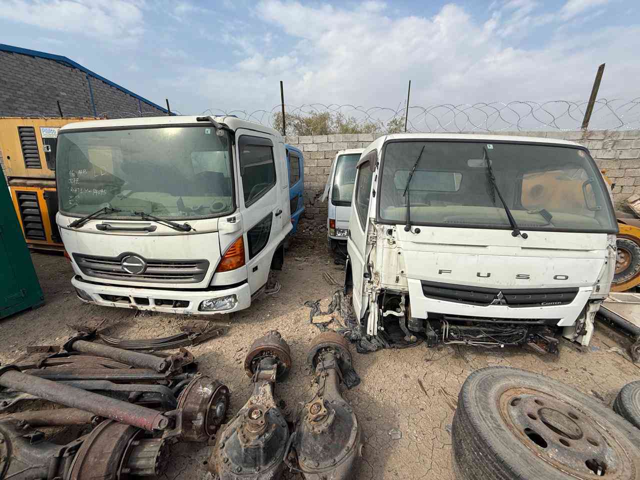 4
قماره
البيع 
مع ملحقتها 
كوريه 
ستيرن يمنه 

***********
