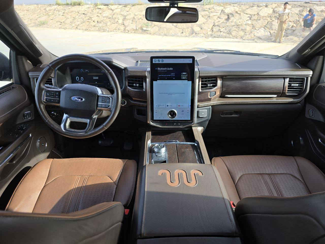 مواصفات
1KING RANCH 1\1فول فول  فئه 
السعر340 وبيه مجال للشراي
1_ماشيه40
2رادارات كامره 360 
3 كشنات جلد تدفئه تبريد كهربائيات 
4 استيرن ميموري 
5 تحكمات استيرن 
6 عداد دجتل متغير الالون حسب المود
7 سبع موادت سياقه 
8 السياره مختمه بالكامل كنك 
9 سبع راكب ملكي  
10 تخم تاير جديد 
11 بنوراما
الأستفسار الرقم ***********
