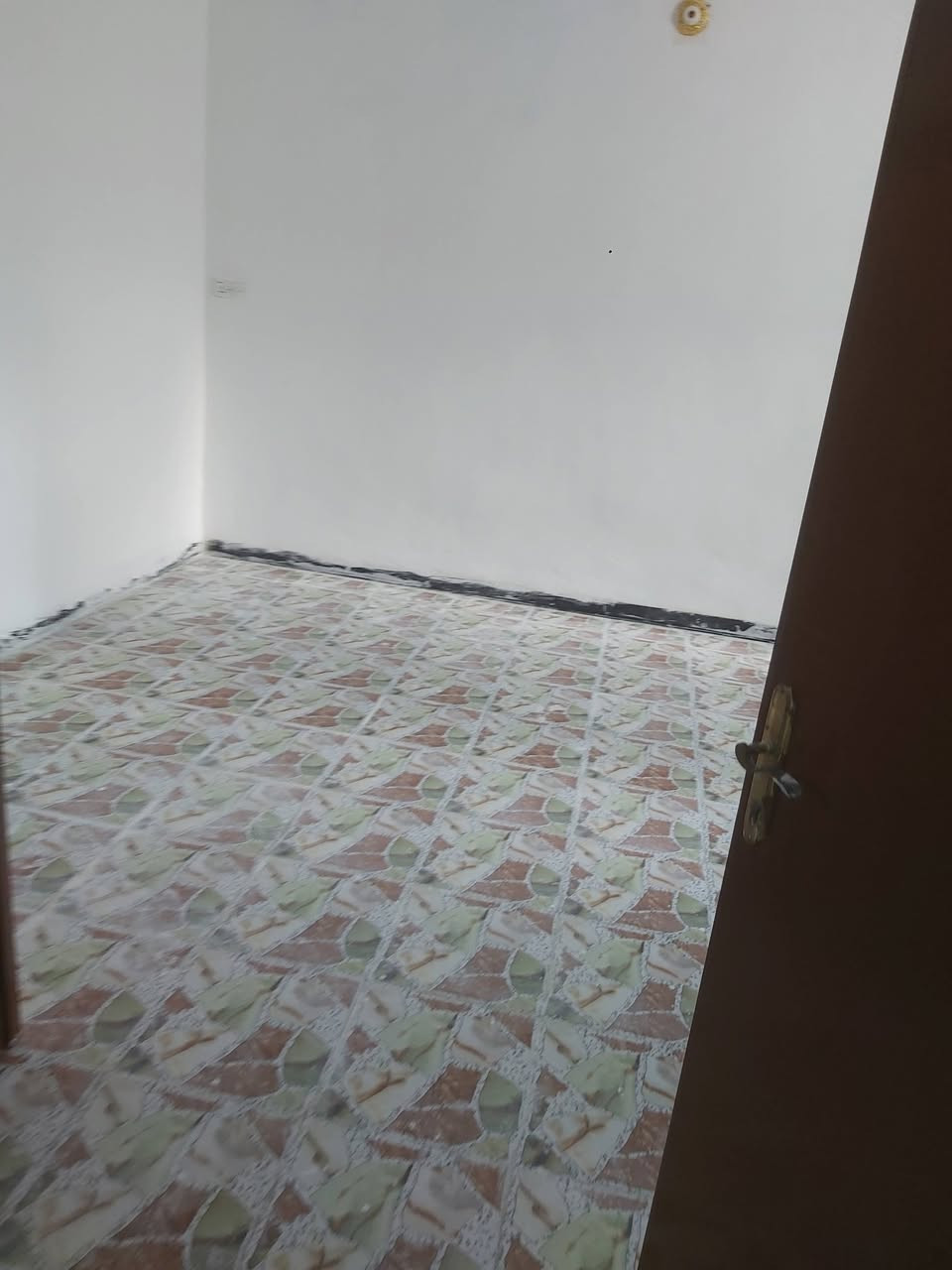 الخزرجي للخدمات العامه  ..

تم بعون من الله 

نحن فريق كامل حرفين كل شخص اله مهنه محدده عملنا هوه ترميم البيوت بلكامل من ارض وسقف وجدر ومجاري وكهرباء كذلك يوجد فريق مختص في الحدائق والمرشات والمناطق الخضراء من المنزل الغرض الترفيه ويوجد حداد مختص في الحداد و وجهيات البيوت الحديثه وعمل السلم

الخارجي بكافية اشكاله

وبسعار مناسبه جدا

***********
 ***********
