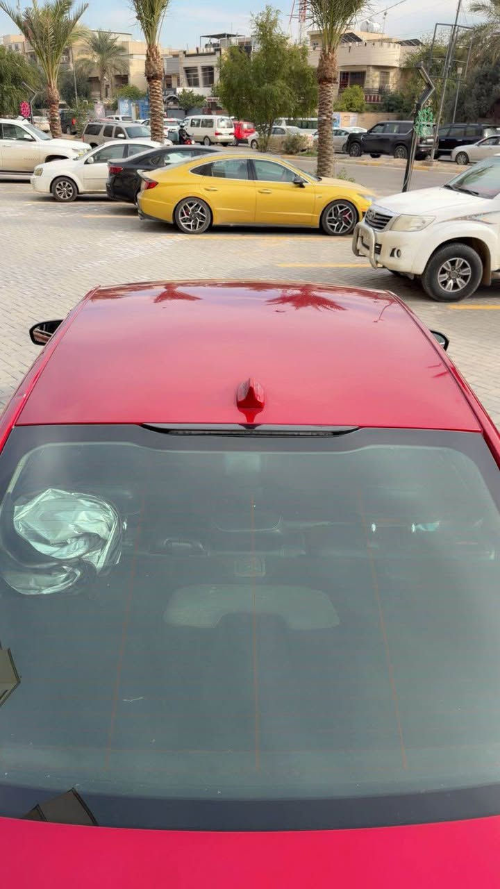 فورد فيوجن 2019 Se هايبرد
فول موصفات عدا الفتحة
محرك 2000 تنفس طبيعي 
حادثة من امريكا جاملغ ايمن مبدل نفس اللون بدون اير باك
بيه بعض الشخوط وبيه القليل من الحالوب في بغداد
السعر 130 ورقة وبيه مجال 
الشراي يجي يكلبه ويشوفة وبي خير ويدلل
مكان السيارة بغداد 
حي الجهاد 
للتواصل *********** بغداد, العراق
