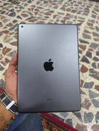 ايباد ٩ • ذاكره ٦٤ • بطاريه ٨٠%