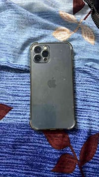 ايفون 12 برو  ذاكرة 256   بطارية 76  نظافة 95‎%‎  اللاقطة عاطلة بي فقط...