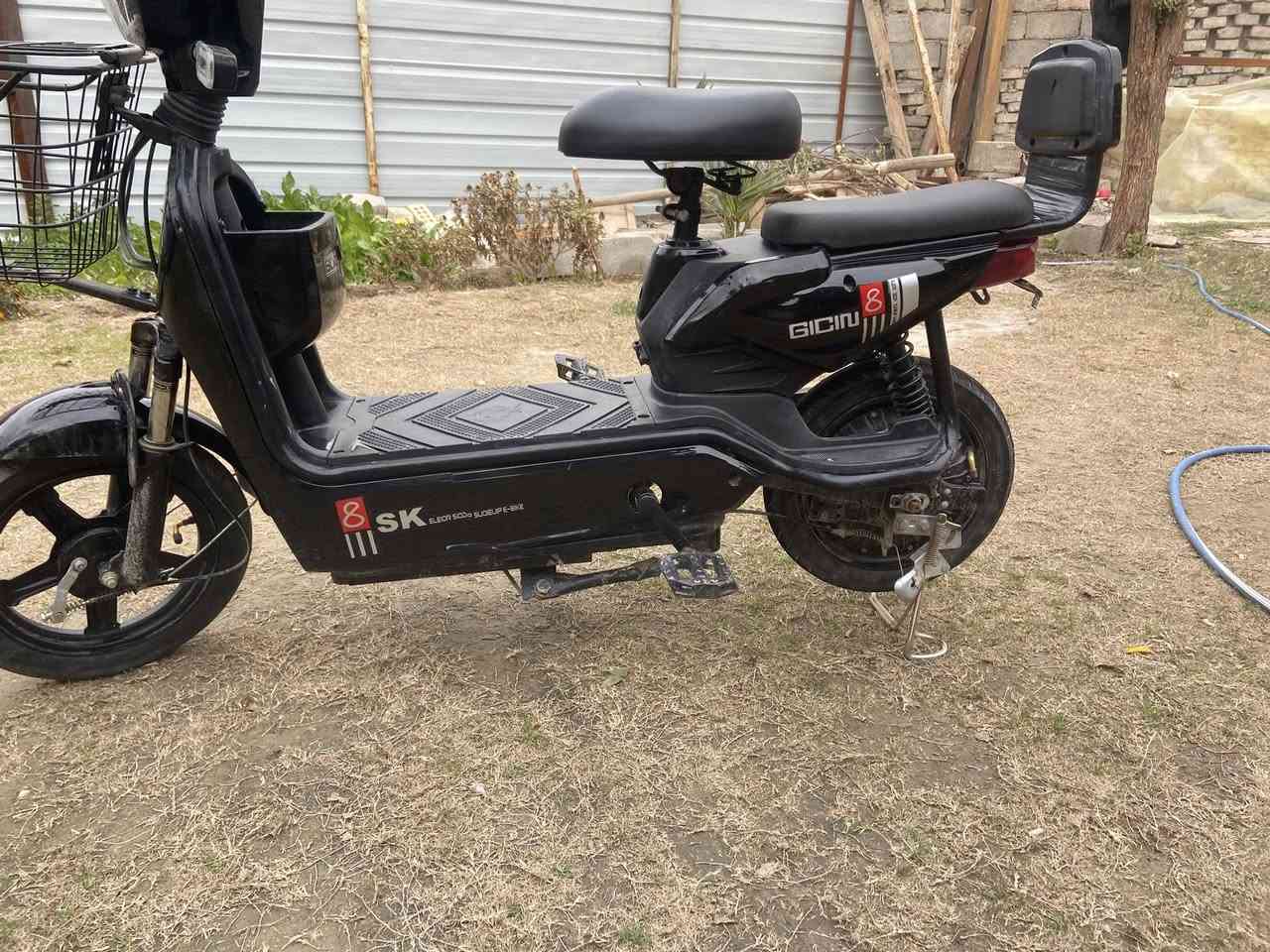 الدراجه للبيع مصار شهر من اشتريته يرادله بطاريات مكاني بغداد الدوره السعر ٣٠٠ او مراوس ***********
