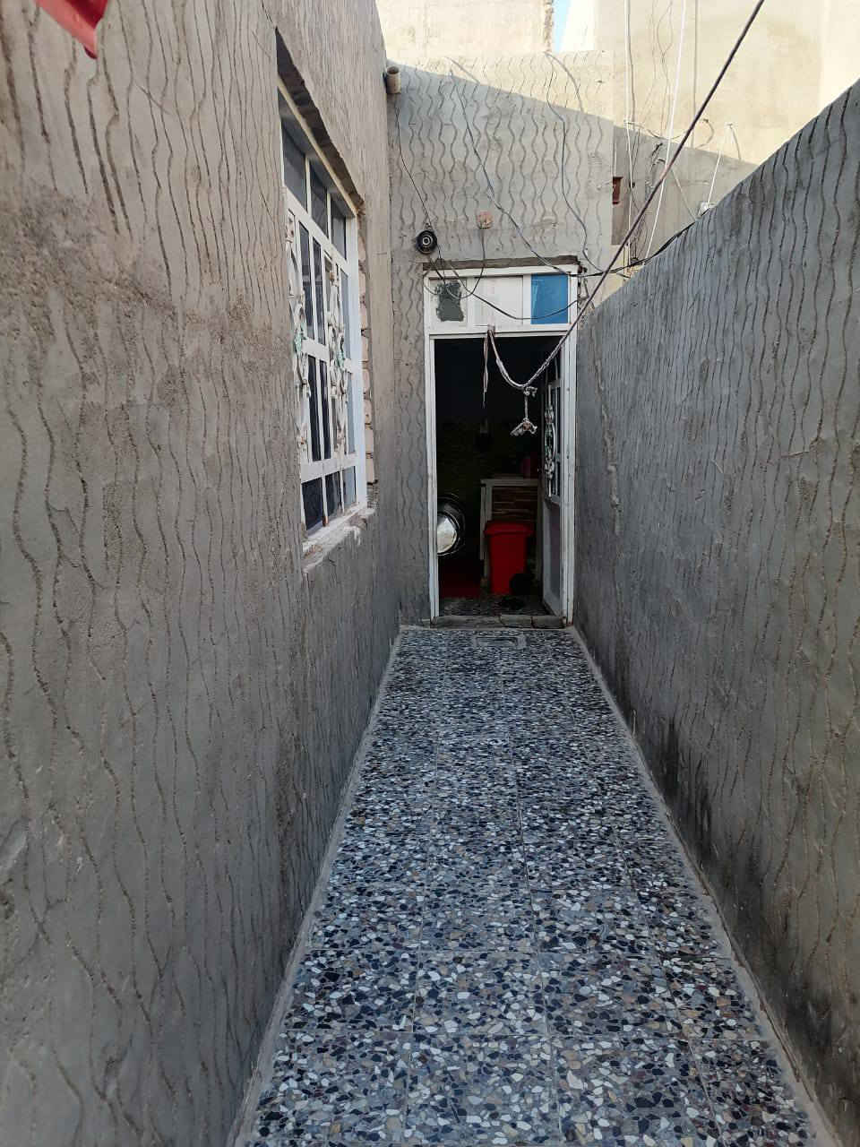 دار للبيع 100 متر حي النداء شارع جامعة الكفيل قريب ع شارع رقم الدار60035 غرفه صاله ستقبال تخاريج كاشي سيراميك السعر55 وبي مجال رقم صاحب البيت ‏‪***********‬‏ واتساب
