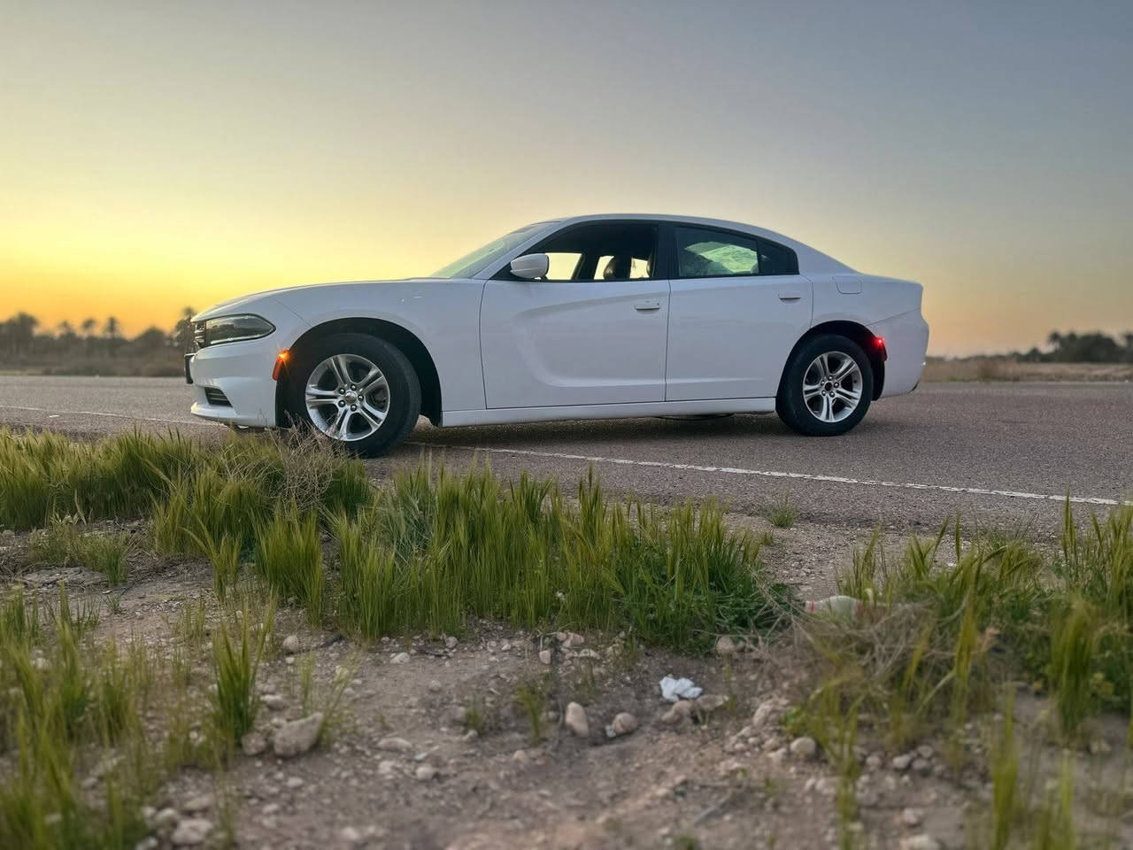 السلام عليكم
دوج جارجر  ٦ سلندر
موديل 22 اصل 
حره رقم بابل 
ماشيه 30
حادث جاملغ خلفي 
بجم كبس شركه 
 صور حادث  مرفقه
السعر/ 199 وبيه مجال. بسيط 
***********
