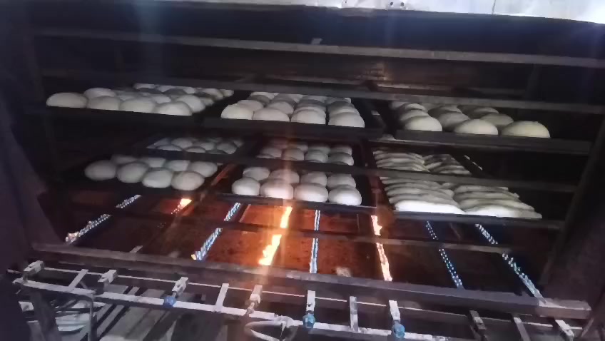 السلام عليكم معمل حلويات كامل للبيت 2 تزكا حديد +فرن ٧ خانات +عجانةعراقي درجة أولى +طاوليات حديد وفافون العدد 50 + صواني زنود 
للتواصل اسيا :‎0773 587 0840
              عراقنا:***********
