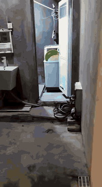 سلام عليكم بيت للبيع طابو ١٢٠ متر بشارع سيد جواد  الحي العسكري مقابيل المدينه الجديده مال  ألعاب   بالفرع ثالث بيت عن ركن  طابقين الطابق الثاني واصل للسكف.  الطابق الأول 
دوانيه جبيره وصاله ومطبخ وغرفه وصحيات داخليه وخارجيه 
الطابق الثاني كذالك 
هذا رقمي***********
