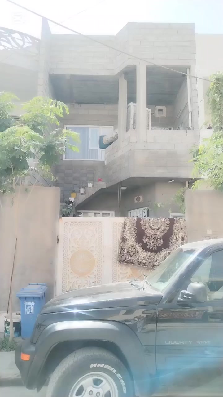 دار للبيع زراعي ١٠٠متر طابقين للعائلتين طريق بغداد خلف معهد وطن الاهلية قرب جامع جبوري نقص فقط لبغ واجه طابق ثاني ***********
تفاصيل بيت كراج صالون مطبخ صحيات غرفة نوم
طابق ثاني نفس طابق اول
