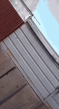 عندي هذا سياج حديد للبيع  + منقله شيلمان مترين كامله مع الرجيلنات حديد...