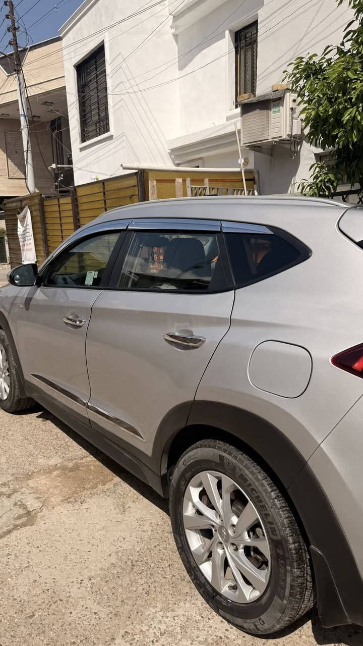 هونداي توسان أمريكيي 21 باسمي رقم بغداد ما بيها اي نقص ماشيه 30 ميل فقط سعرها 195 ورقه سيارة جاهزه من كلشي جديده ونظيفه حادثها تبديل باب عكس سايق صور حادث بالمنشور بصمه انظمه قياده اوتو هولد محرك GDI 2.4  ويل كب 18 هاند بريك بصمة نظام تحديد مسار مانع انحدار كاميرا خلفية حساسات كشنات تدفئة كهربائي سبايدر امريكا موجود وياها جام مضلل الأصلي مالتها موجود ما ناقصها برغي مكانها الدورة الطعمة للاستفسار بعد ما تعجبك السياره اتصل ***********
