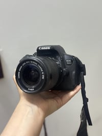 كانون 700D • نظيفه جداً • بطارية وشاحن