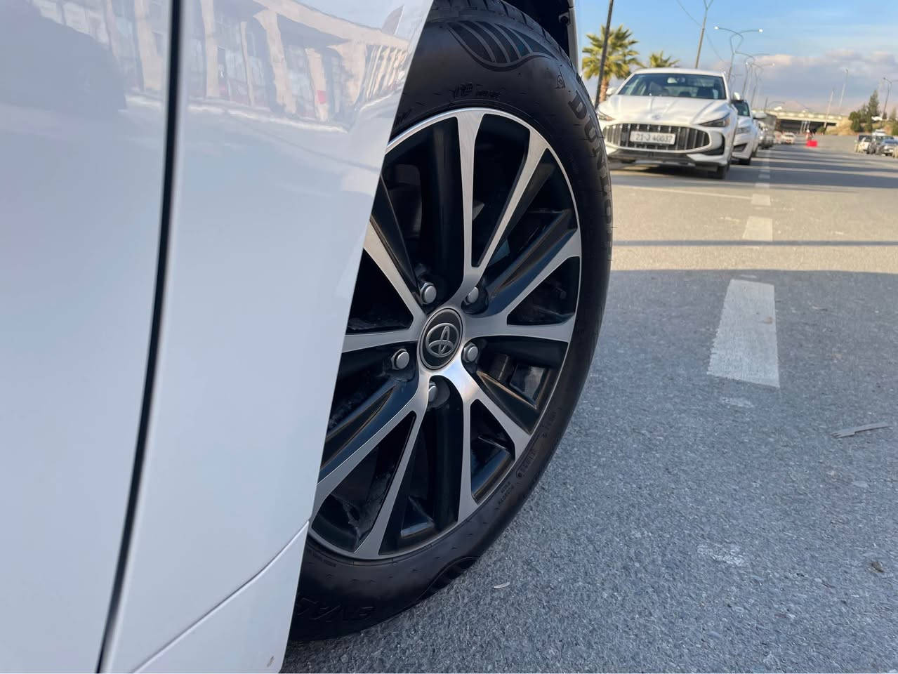 كورولا هايبرد☘️ 
( شكل امريكى) 
فوول مواسه فات 
سلايد 
رادار 
ويل كرووم 
لايت زينون 
شاشه گه وره 
به سمه 
بريك به سمه 
ئوتو ستوپ 
خه تى جاده 
ئاگاداركرنه وه تابلوى خيرايى  شه قام
ته حديد سرعه 
سى مودى ليخورين 
زور مواسه فاتى تر . 
بى شووخت و  بوياخ  و ساردى ، ته نها كه ميك PDR هه يه . 
سه ياره كه نيويه . ، ته نها ٤ هه زار روشتووه ، وه كو سفره ، ٤ مانگه ره قه م كراوه .
تيبينى :- سه ياره  ى مه عره ز نيه .
📞0772 296 2535 السليمانية, العراق
