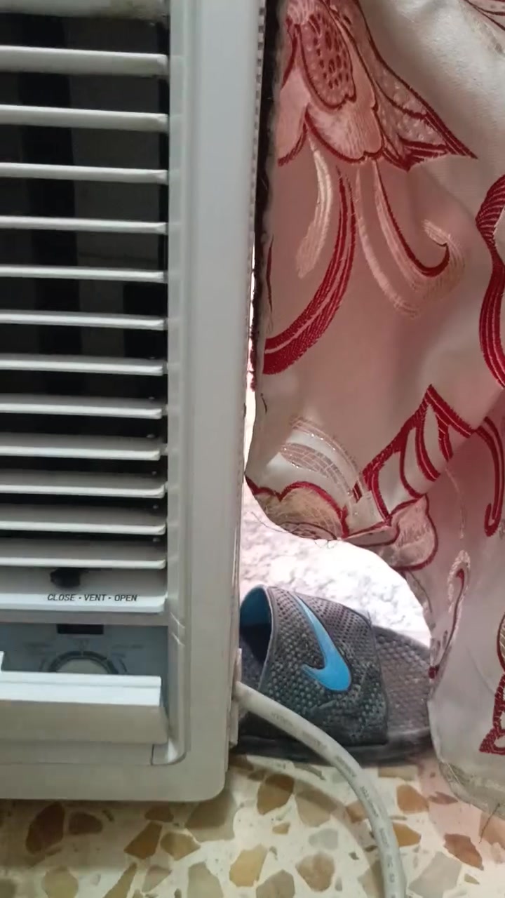 مكيف الخضر مشتغل شهر واحد فقط ثلاج بعنه كلمه فول مال 375 الف جديد حي عسكري مخبز مهند شارع 80نجف بابل وتساب ***********
