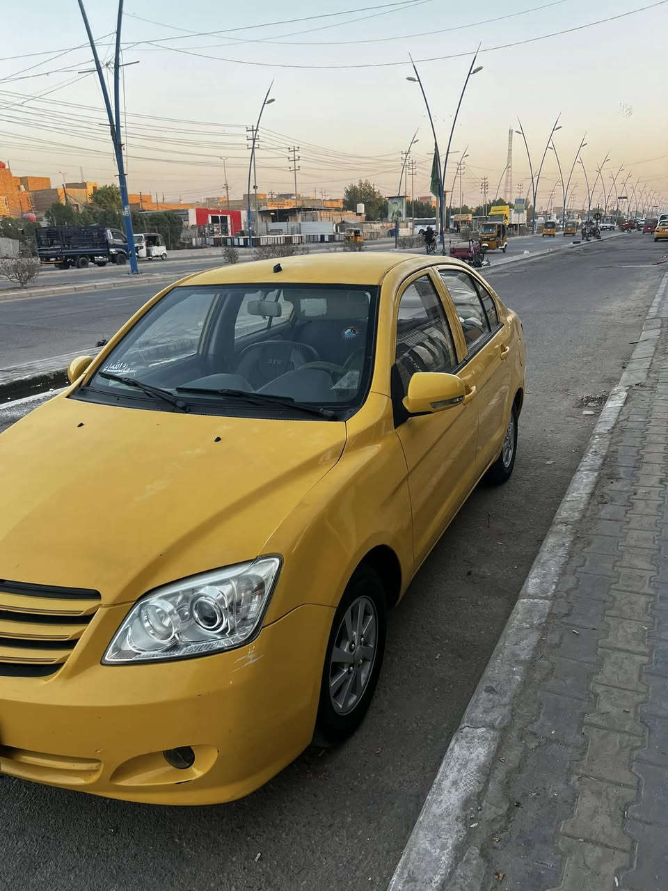 سلام عليكم فاون ان فايف موديل2016 سياره كفاله عامه حداديه جديده تايرات جديد سياره تاخذه ماتصرف عليها بربع مكان السياره ميسان تواصل***********
