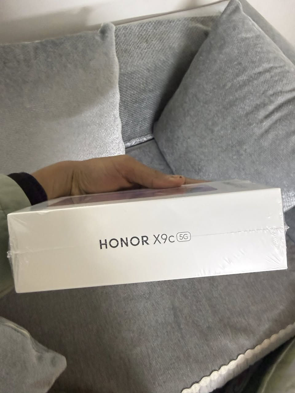 السلام عليكم هونر للبيع ذاكرا ٥١٢ عشوئيه ٢٤سي ٩. سعره كلش مناسب رقم الهاتف ***********
