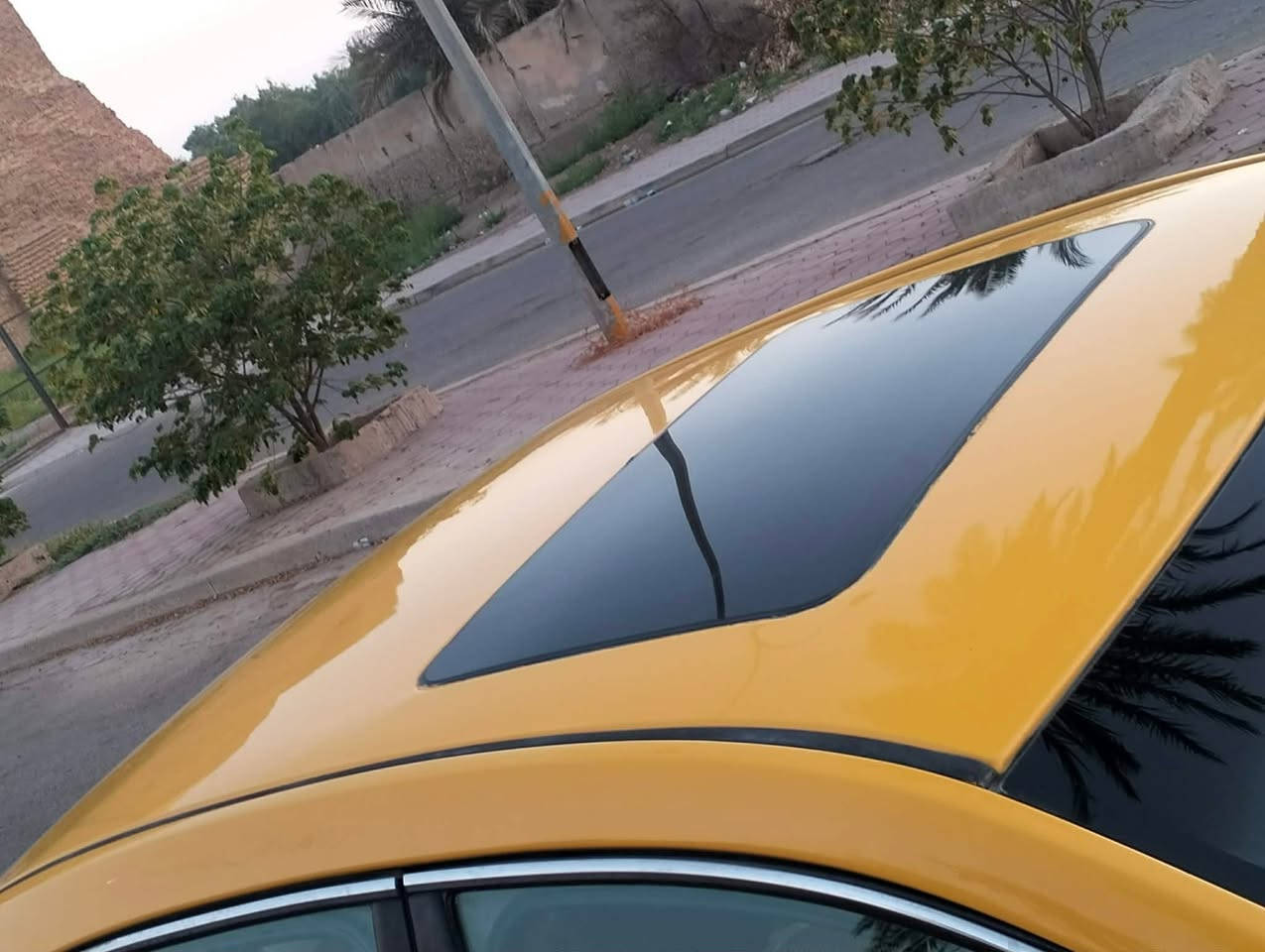 السلام عليكم امبالا موديل 2008 مكينه 3500 كير تعليك بوليسي رقم بغداد باسمي مصفره هيئه  غرامات هزه جديده 
يعني تحويل مباشر مراح تتعبه بيها
السياره بيه جاملغ خلفي 
السعر 55ورقه وبيه مجال 
رقم الهاتف ***********
