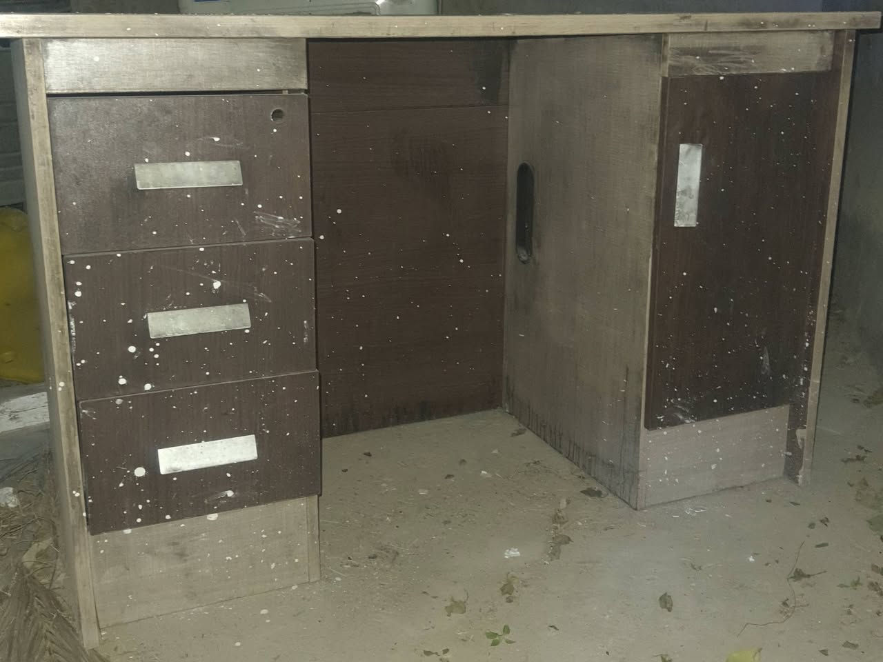 ميز مكتب
120/60
3 مجرات + خزانة
استخدام مكتبي شخصي ،لكن متروك بالمخزن لعدم الحاجة


**إذا كنت صاحب هذا الإعلان وتريد حذفه لأي سبب، رجاءا أرسل رسالة إلى الدعم الفني**