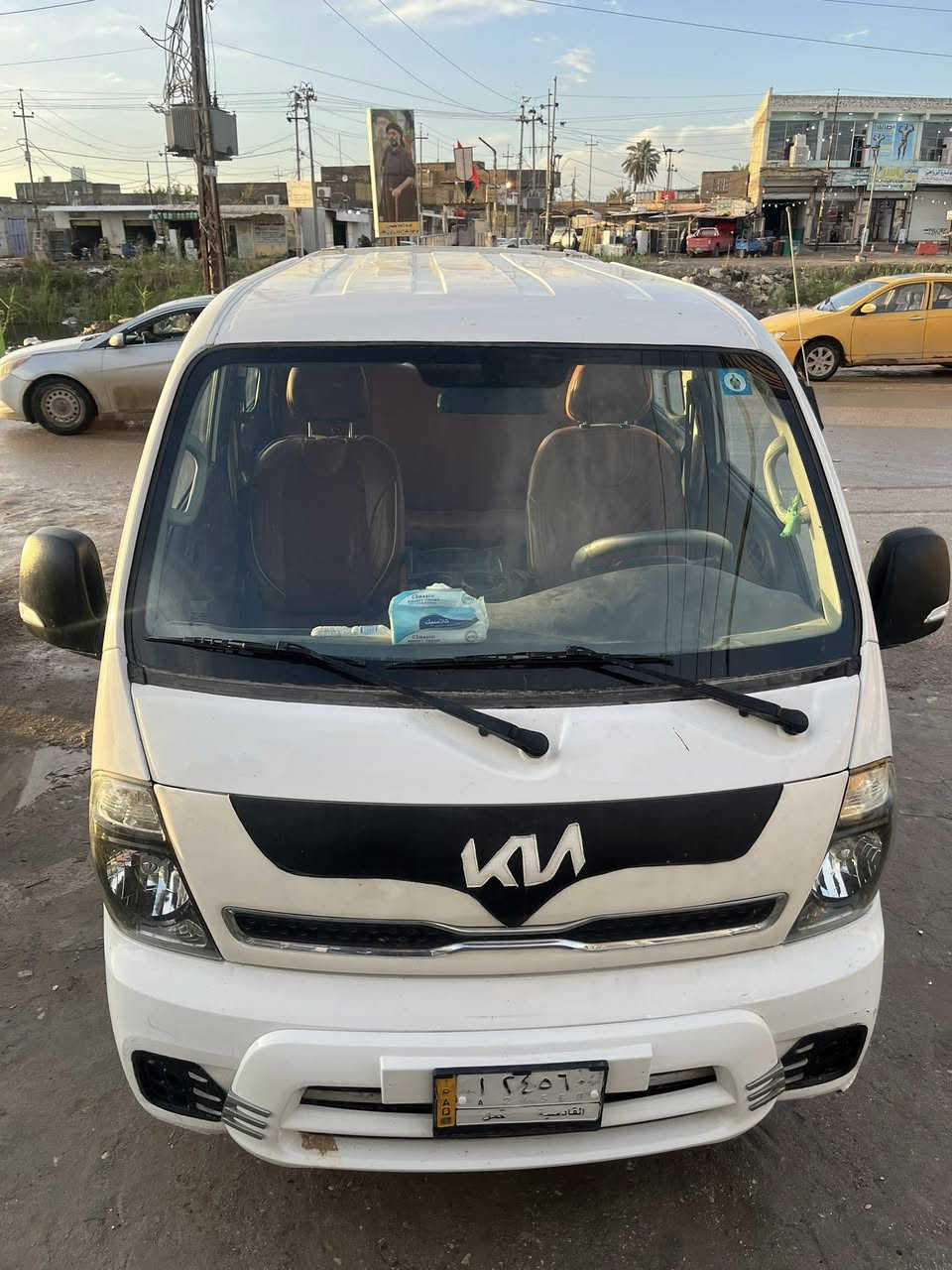 سلام عليكم 
سيارة كيا دبل قمارة للبيع موديل 2018 رقم قادسيه 
مكاني ديوانية 
للاستفسار ***********
