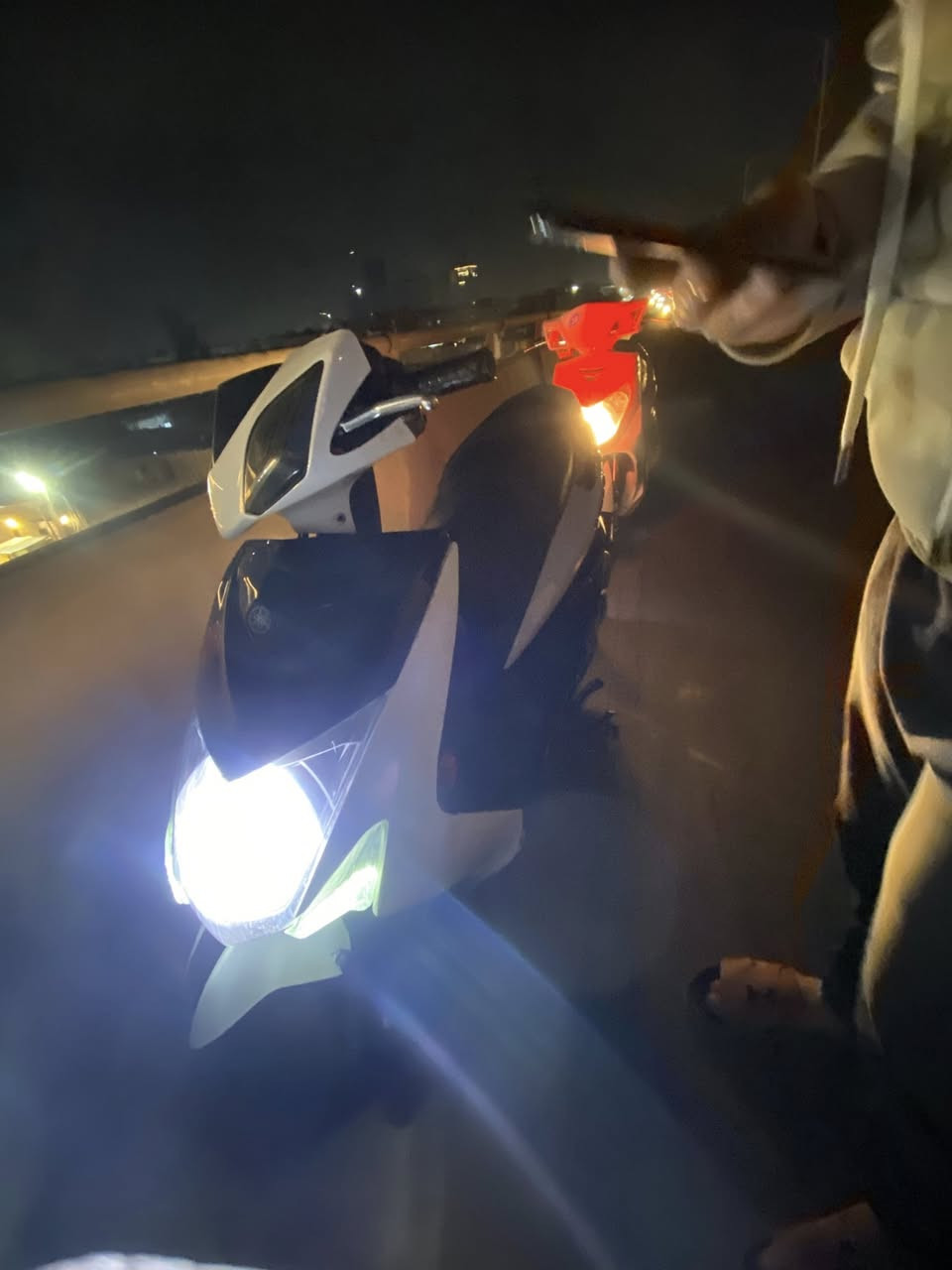 السلام عليكم دراجه سكنس لد نوزل خطين طلاعات قبق نفخ ستان حساس دراجه حلوه مابيه نقص شغال نكره سلف يرادله ترتيبات بيه بس صدره تعبان للبيع او مراوس شعندك نزل اسعر ٩٥٠وبيه مجال مكاني زعفرانيه  مراوس شعندك نزل رقمي *********** الستفسار خاص
