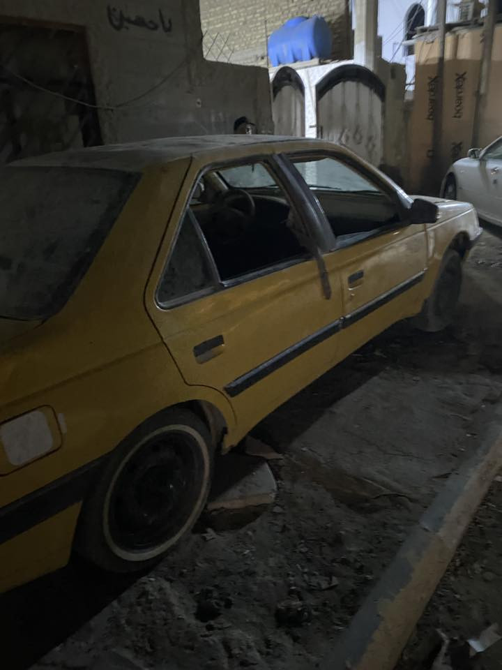 السلام عليكم بيجو 405 مديل 16 مداور ثاني يوم رقم كربلاء راعيها ناصريه مكانها ناصريه ( كل غراضها موجوده فتحتهن انضفهن ونضفت كل دواخلها بس انا ما فارغ الها حداديه توني امبدلها سيارها بس اشد غراضها) مكينتها ادخن بس تمشي على حسب الاصول ( عليها هيئه وغرامه ما يقترب 300 الف عل مشتري)
…….
ابيعك كوم حديد اتعهد فقط امداور اواجهك وي راعيها وفي امان الله
……..
السعر 15 ورقه قفل
سياره تمشي كلشي ما بيها 
…….
***********
