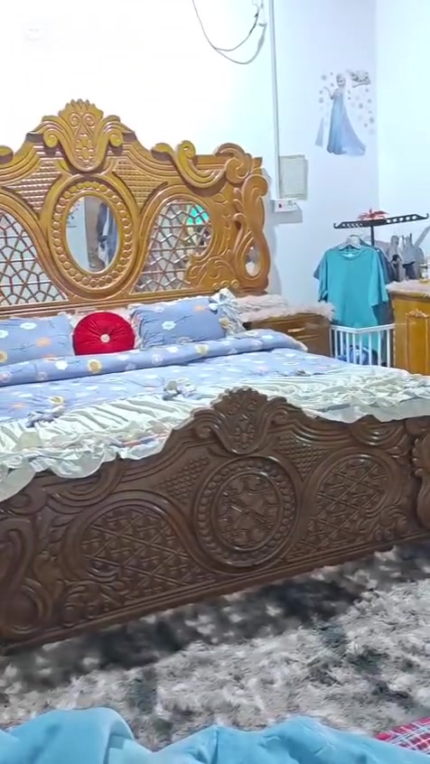 غرفه صاج طابقين حديثه سعره مليونين ونصف ماخذته ب ٣ملاين صار عندي ظرف وريد ابيعه زلغ مابيه عنوانه ابوصخيركرمه شراي يراسل خاص ورقم بي وتساب ***********
