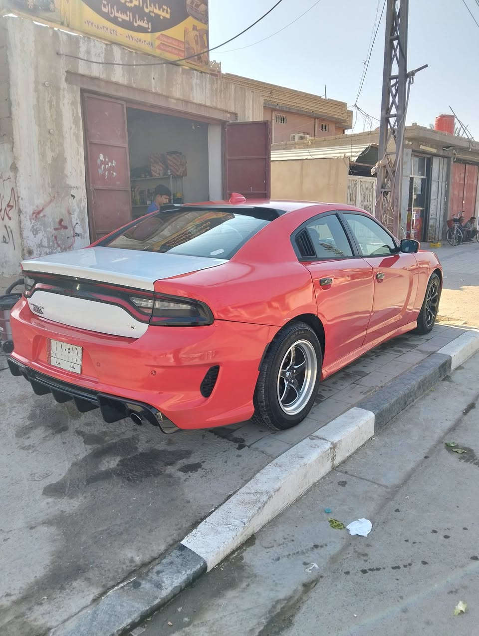 السلام عليكم من رخصه الادمن جارجر 2020 اصل للبيع رقم بغداد بسمي جاهزه من كلشي تخم تاير حداده كير مكينه جدد تبريد حادثها قطعها مبدلاات سعر 165,وبيها مجال خطها كرنه بغداد  مكان سياره بصره للستفسار تصال عل رقم ***********
