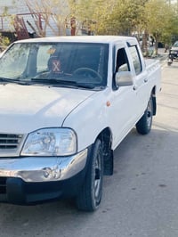 نيسان بيكم • ٢٠٠٧ • كتاب مزاد