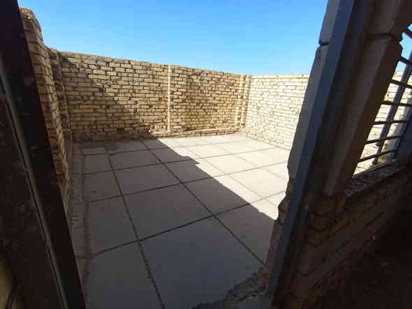 هيكل كامل مساحه 100م واجهة 5نزال20م في مجمع الغدير السكني طريق ديوانية نجف قرب السيطره القديمه 
خدمات كامله ماء كهرباء اناره تبليط السعر  27 وبي مجال 
للأستفسار..  ***********
