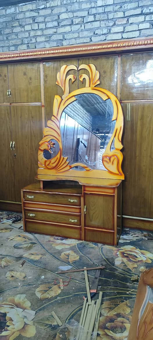 غرفه ام ٦ملحق كامله يدات جدد قفاله جدد صبغ تلميع جديد متواجد علخاص اكو توصيل رقمي ***********ابو جود سعره ٣٥٠ قفل قفل نهايته من لخير جربايته لوح موجوده
