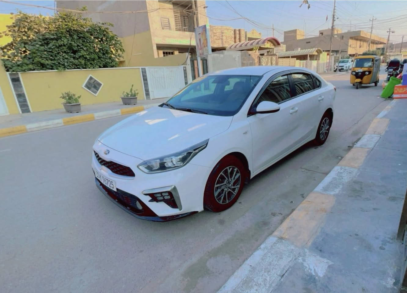 سيراتو 19 خليجي مكينه 2000
نص باب صبغ فقط وتبديل رواجز فقط
ابيعلك شرط سونار
مسويلها ادامه كامله 
عمل بصمه وتشغيل عن بعد واشاير وشاشه 
داخل جديد وتبريد ثلج  باسمي السياره 
مكاني البياع 
***********
