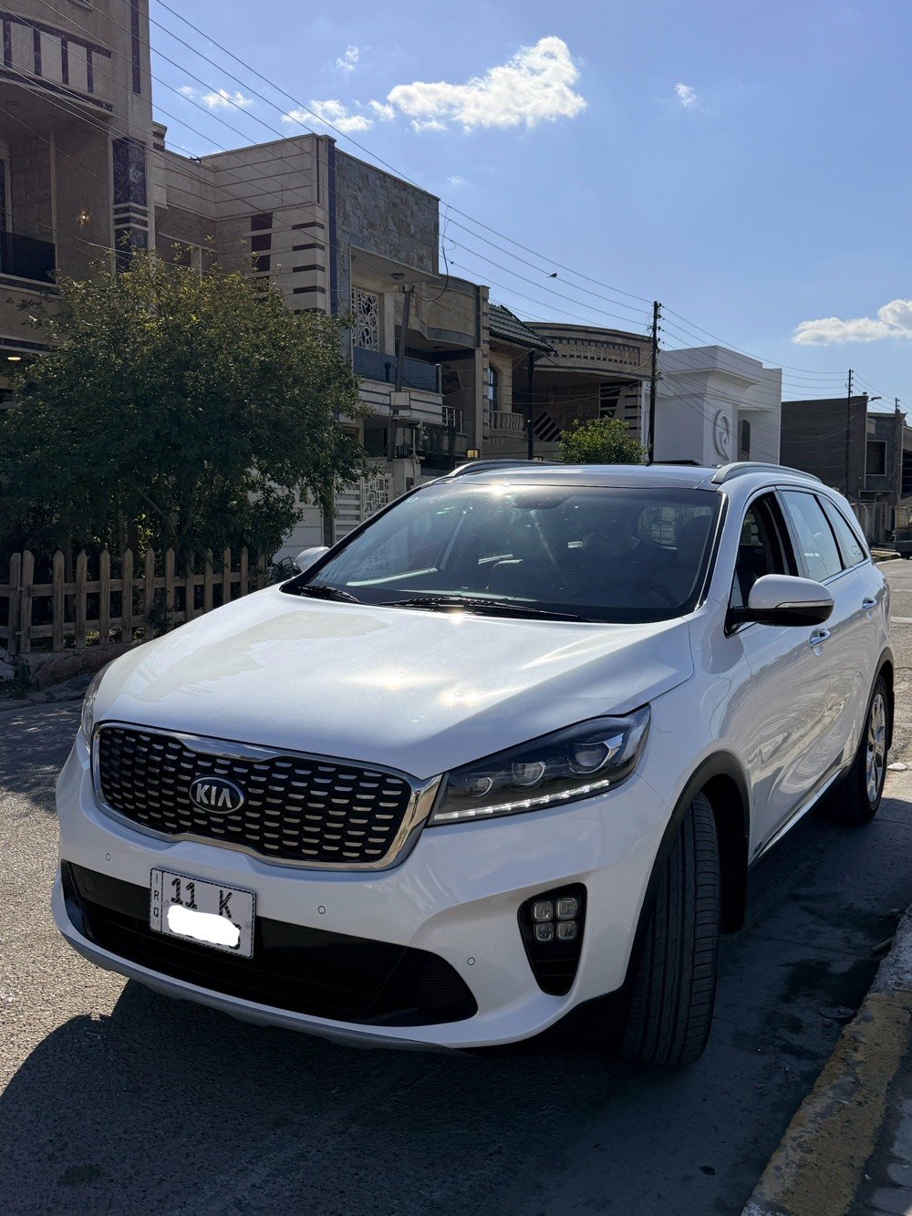 السلام عليكم سورنتو 2019
السياره خليجيه رقم انكليزي جديد ولسنويه باسمي 
المحرك والكير نضيفات جدا 
السياره فول مواصفات بنوراما ومواصفاته معروفه
السياره بدون اي حادث او اي صبغ مكفوله كفاله عامه
بدي السياره نضيف ومابي اي ملاحظات 
للتواصل اكثر ***********
السعر  260 وبيه مجال للشراي 
مكان السياره بغداد الكرخ