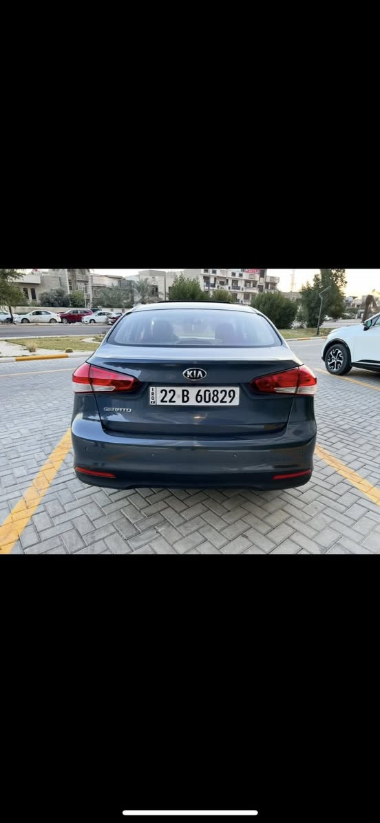 سلام عليكم شباب سيراتو موديل 18 كير محرك تبريد خير من الله بيها قبق صندوك مبدل نفس اللون وجاملغ خلفي وباب خلفي صبغ فقط رايدها 118 وبيها مجال بسيط مكاني بغداد حي الحسين
 ‭***********‬
