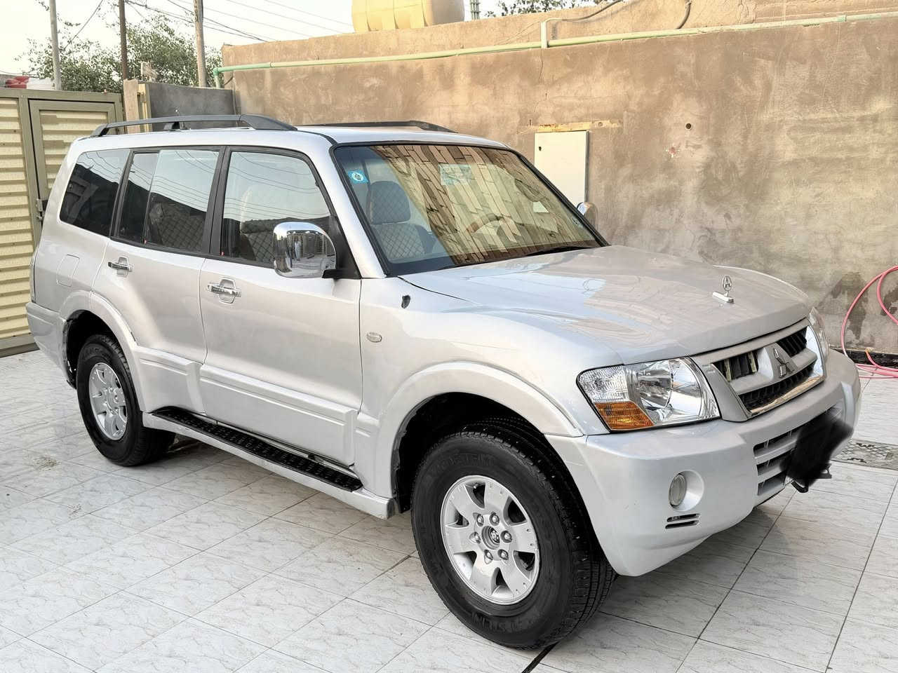 للبيع سيارة باجيرو كفاله عامه رقم بغداد دولي جديد سياره كفاله من الضربه و الكص و النقل و العيب و لمكينه و لكير فيفيتي مكفولات حداده توب طخم تاير جديد سياره جديده و سعرها ٧٥ ورقه  الشراي يتصل *********** مكان سياره بصرة زبير مجلة العرب يم جامع حجي طوينه
