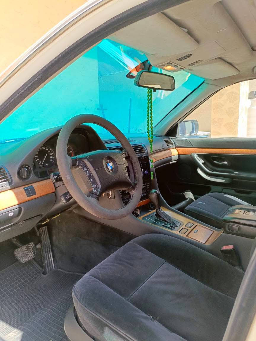 ‏سلام عليكم بسم الله الرحمن الرحيم 
البيع 730اصل مديل 95رقم بغداد سنويه لل 27
مكينه وكير كفاله كير تمساح 
صبغ قطعتين 
فتحه 3طكات 
صندوك شفط 
فول ارباك 
كشنات كهرباء 16حركه 
تخم تاير باتري جديد 
قبل سرعه 
تحكم ستيرن تبريد تدفئه 
شاشه 
‏كهربائيات ع وضع شركه كلشي بيه شغل 
حديده جديده 
عالي ناصي زنوب اصلي شرط
￼￼سياره خير من الله 
سعر 110بيه مجال بعد بيه موصفات واجد 
مكان سياره بصره 
تصل وبخدمتك ‭0783 820 9024‬
