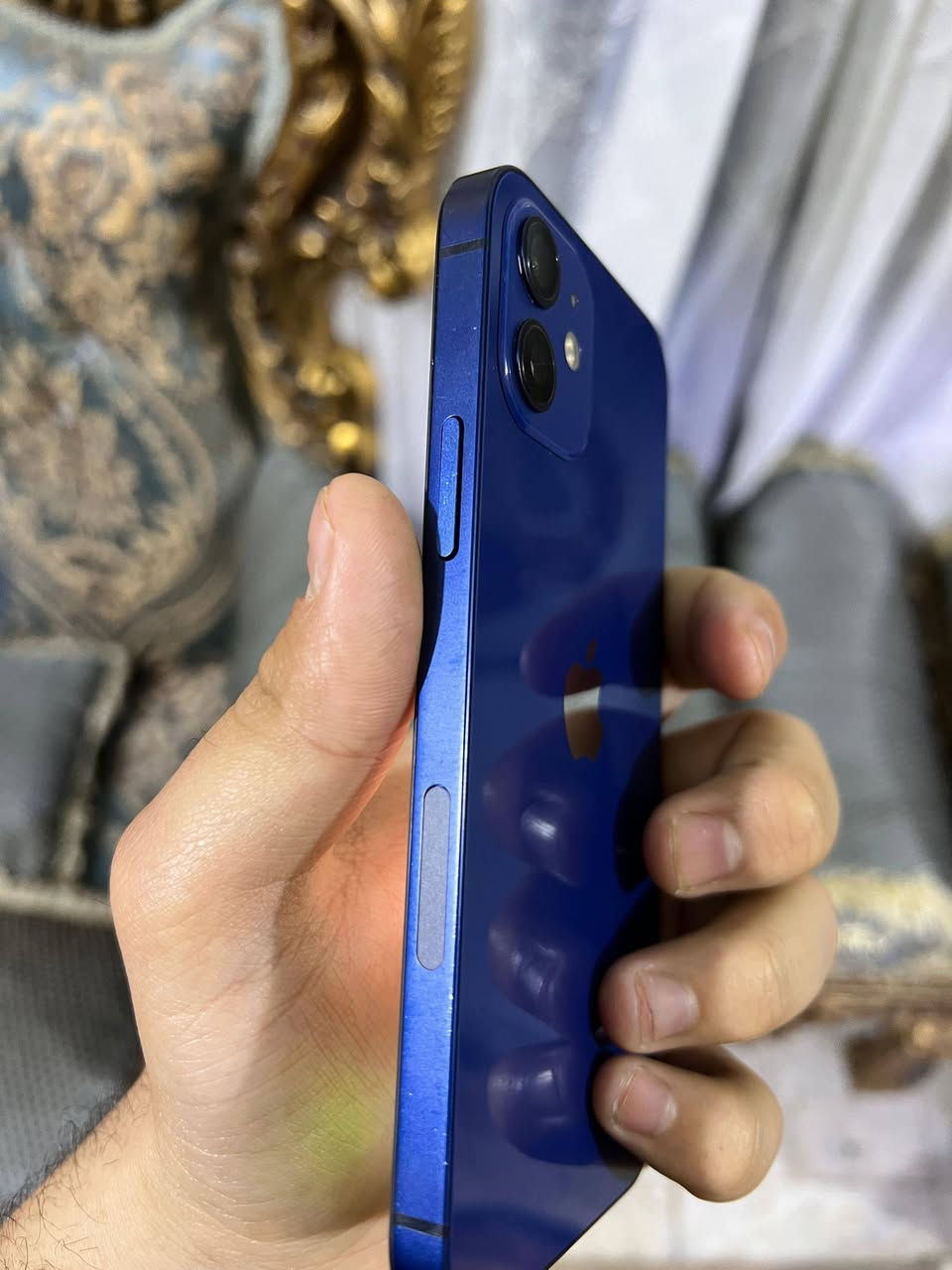 ايفون 12 عادي كلشي مابي مبدل بس شاشه اصليه سعره 300 وبي مجال مكان البصره ***********
