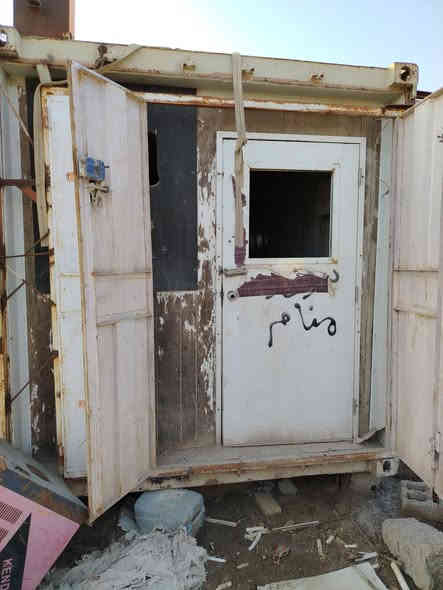 السلام عليكم حاويه للبيع الطول 12متر مغلفه من الداخل تصلح مناميه سعرها 19ورقه وبيها  مجال ***********/مكاني كوت
