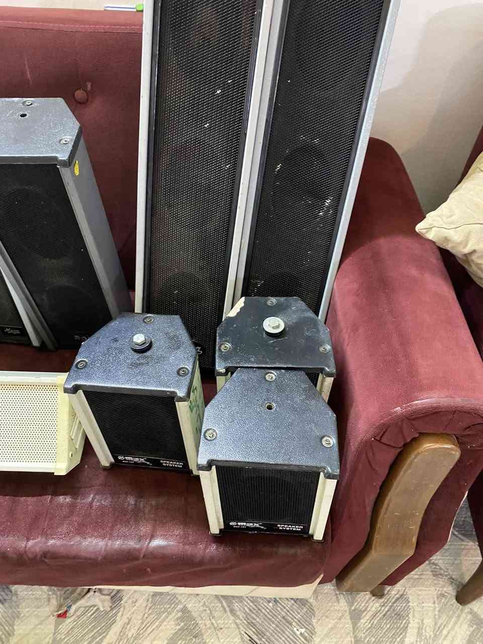 سلام عليكم
11 سماعه جامع 
كلهن 150 الف
توصيل موجود 
***********
