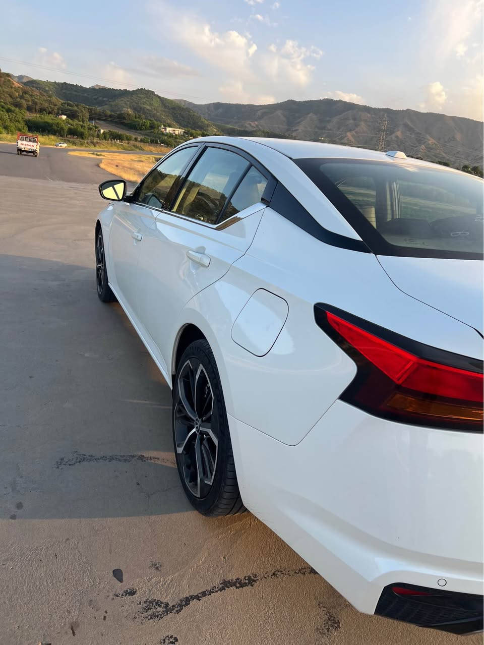 سلام علیکم 
nissan altima 2024 SR Sport
دەبڵ ئەکسل
چەمەلەق و ڕوبعێ بۆنیت 
ئێرباگ بەس سوکان و سیستەم کراوەتەوە
مەکینە ٢.٥ 
شاشە گەورەی carplay و android auto
کوشن نیوچەرم و نیو قوماشی سپۆرت SR
ڕاداری پێش و پشت 
بەسمەی دەرگا و شەغال 
ویلی ١٩ ی SR 
مەکینە و گێڕ و کارەبایی و هەموو گیانی بەشەرت
تەنها ٢٠ هەزار ڕۆشتووە 
وێنەی سۆنەر دانراوە 
نرخ : ١٦٠ و معامەلەیەکی برایانە 

7708650092 بنجوين, السليمانية


**إذا كنت صاحب هذا الإعلان وتريد حذفه لأي سبب، رجاءا أرسل رسالة إلى الدعم الفني**