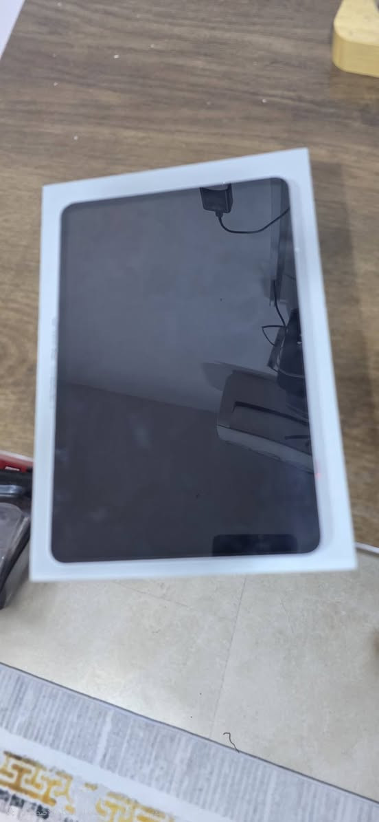 ريدماجك استرا 
  ذاكرة  256/12
نظافة ١٠٠%
ببجي 120 فريم
 معالج سناب دراكون8 
***********
