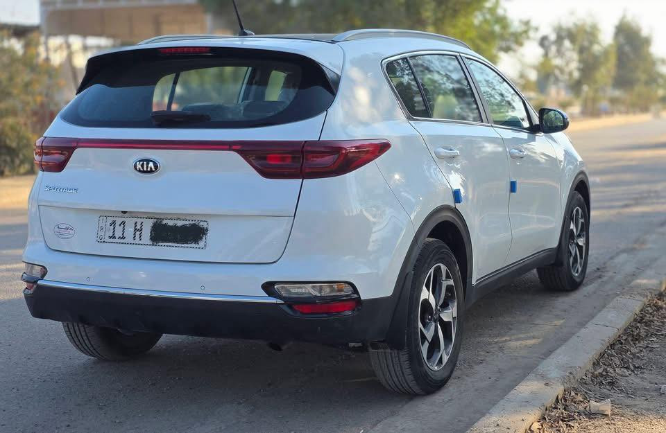 سلام عليكم كيا سبورتج 2019 خليجي شكل 20 
مكفولة كفالة عامة من كلشي عدى بارد رصعة بكاد الاصبع كير محرك مكفولات وبدون فتح رقم بغداد 
موصفات بنوراما سويج حساسات مود درايف 
نزول منحدرات بلوجكتر تبريد قطعتين 
السعر 194 بيها مجال بسيط جداً مكانها بغداد  
للتواصل ***********
